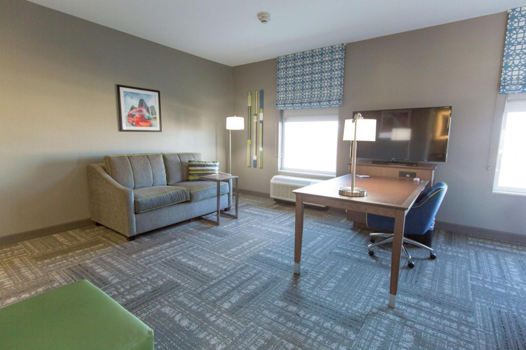 Hampton & Hotel 3*