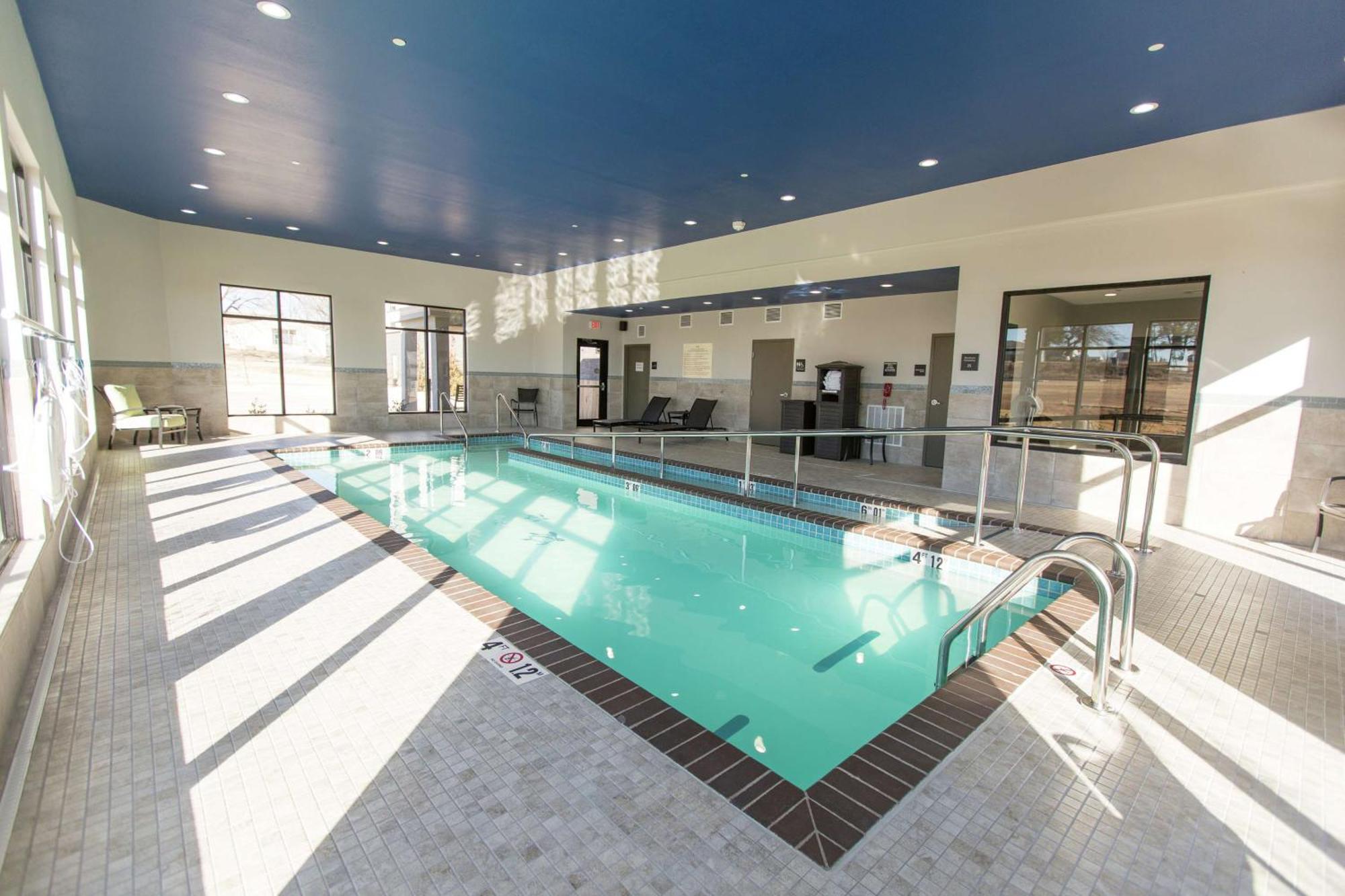 Hampton & Hotel 3*